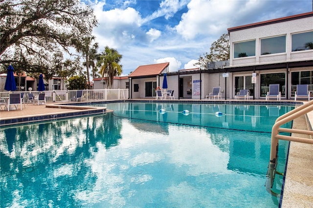 view of swimming pool