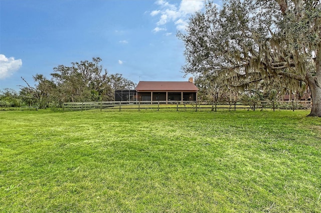 view of yard featuring a rural view