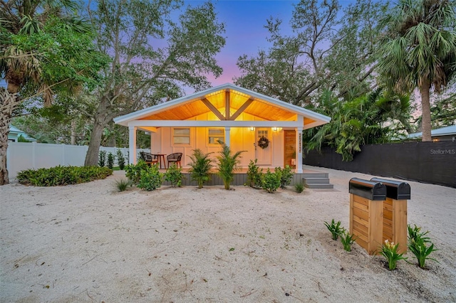 view of front of house featuring a porch