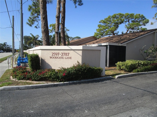 view of community / neighborhood sign