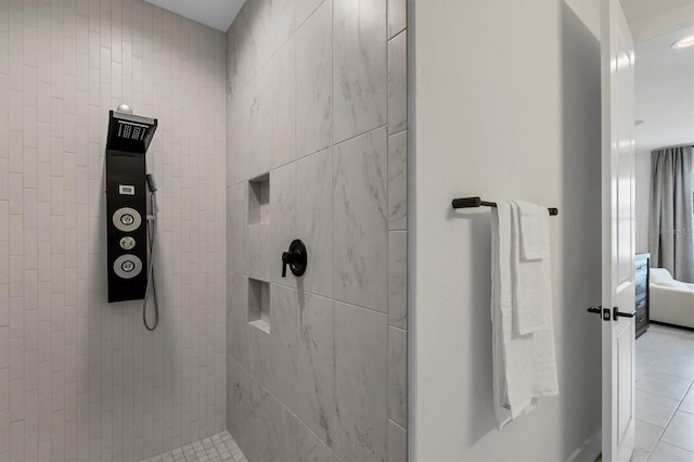 bathroom featuring tiled shower