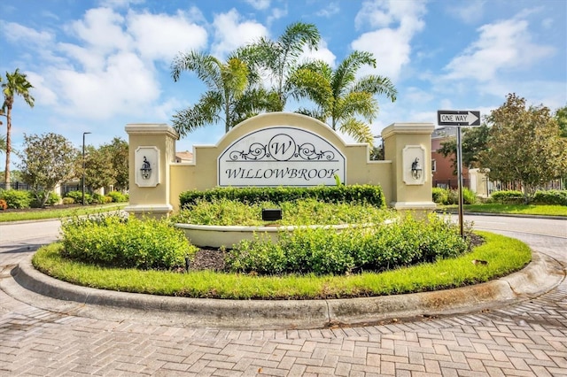 view of community / neighborhood sign