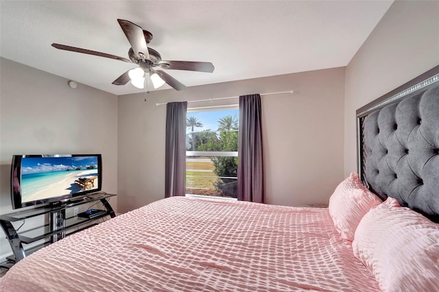 bedroom featuring ceiling fan