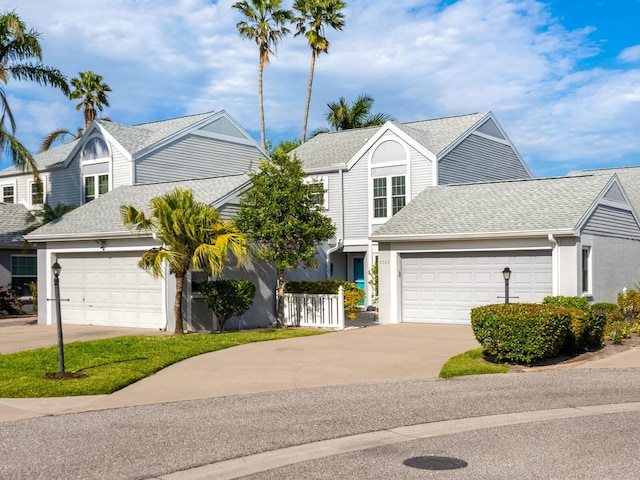 view of front property featuring a garage