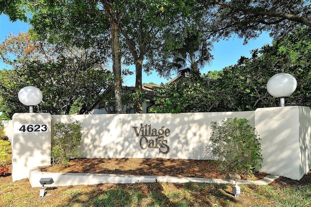 view of community / neighborhood sign