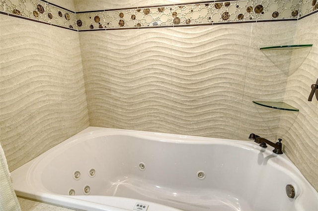 full bath featuring a whirlpool tub