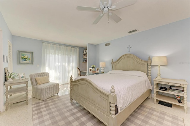 bedroom with ceiling fan