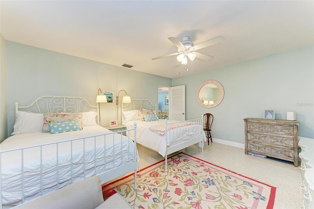 bedroom with ceiling fan