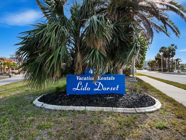 view of community / neighborhood sign