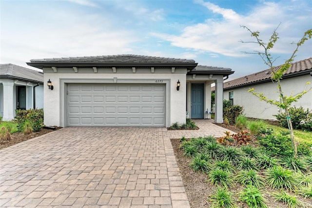 view of front facade featuring a garage