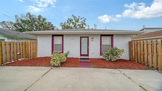 view of front of property