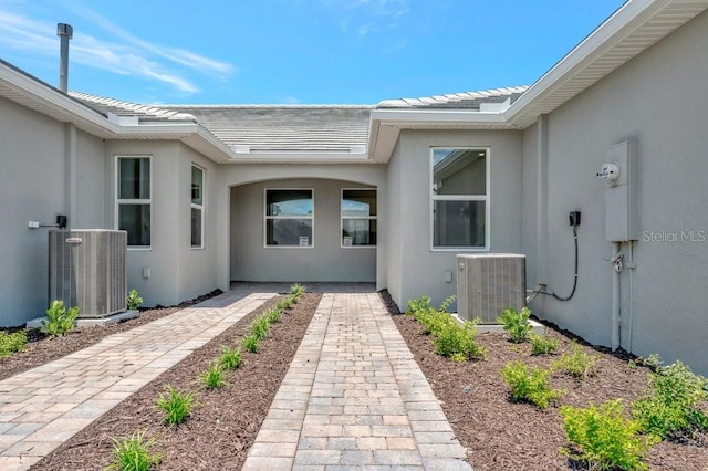 entrance to property with cooling unit