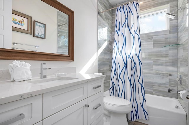 915 N Shore Dr, Anna Maria, FL 34216 - full bath featuring vanity, shower / bath combo, and toilet