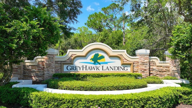 view of community / neighborhood sign