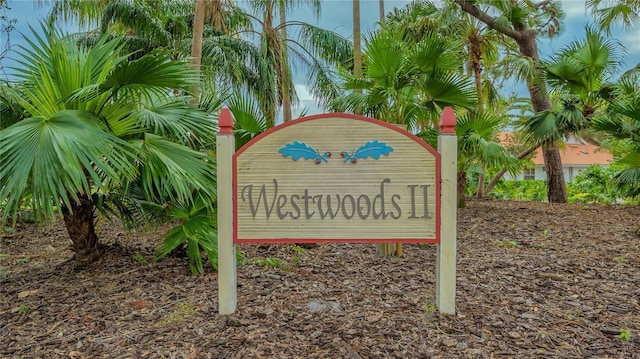 view of community / neighborhood sign