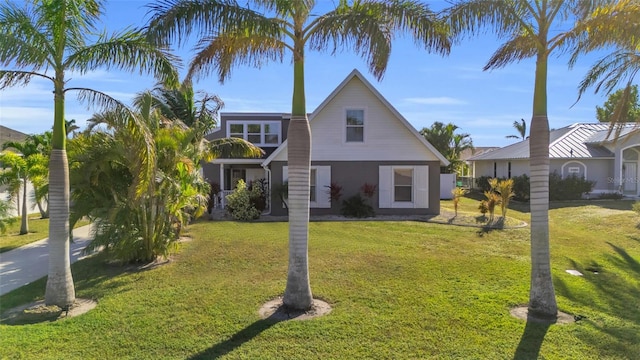 view of front of house featuring a front yard