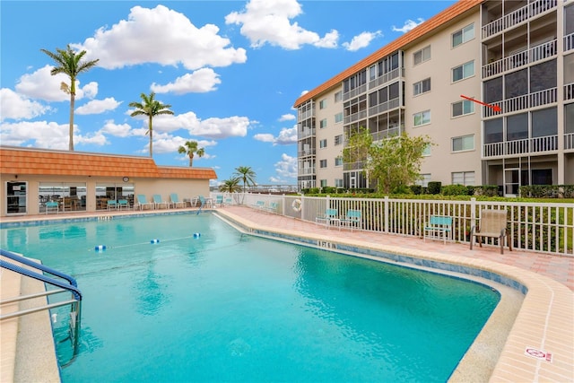 view of swimming pool