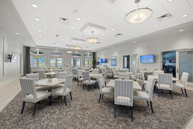 dining room featuring visible vents and recessed lighting