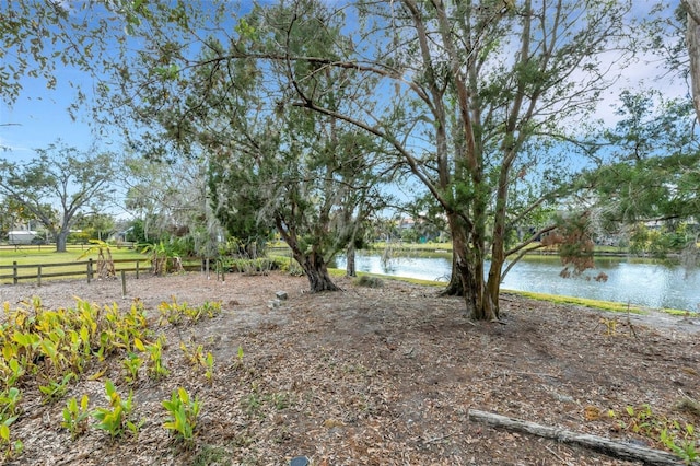 view of yard featuring a water view