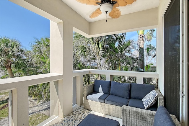 sunroom / solarium with ceiling fan