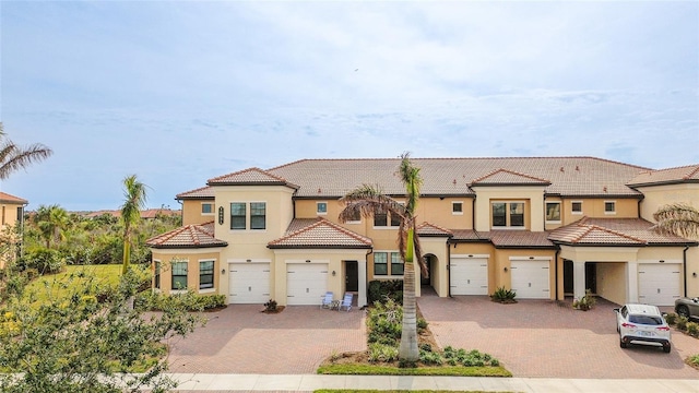 view of mediterranean / spanish-style home