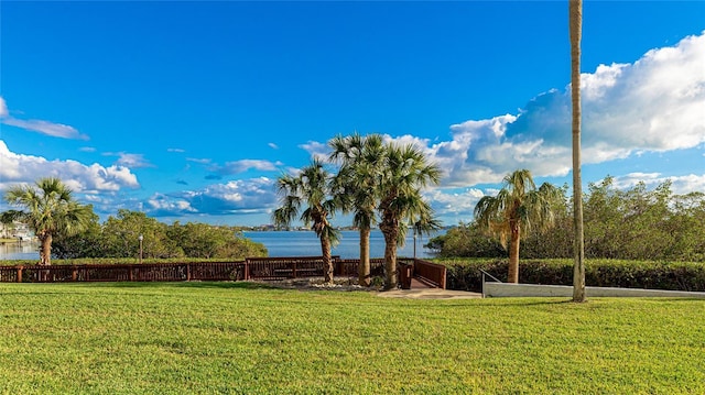 view of yard featuring a water view