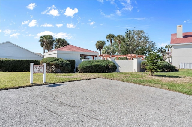 exterior space featuring a yard