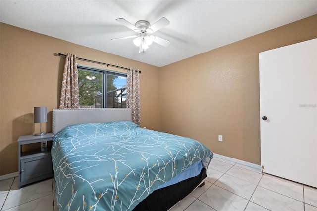 bedroom with ceiling fan