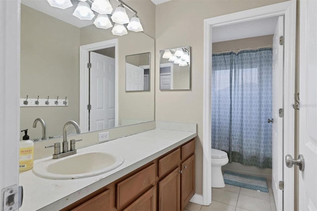 full bathroom featuring an inviting chandelier, vanity, toilet, shower / bathtub combination with curtain, and tile patterned floors