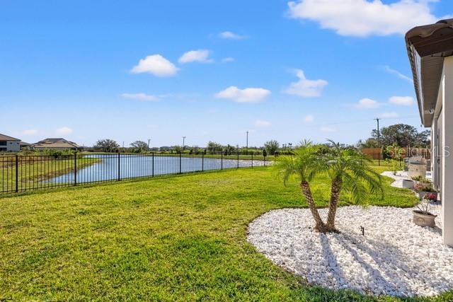 view of yard featuring a water view