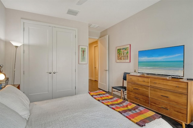 bedroom with a closet and ceiling fan