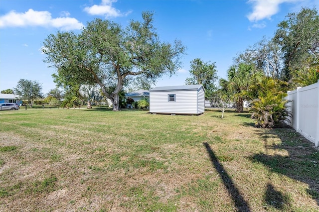 view of yard with a shed