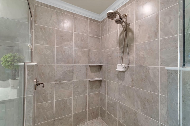 bathroom featuring tiled shower