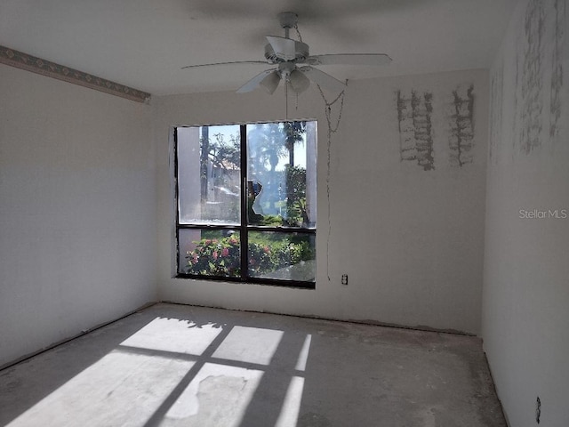 1801 Gulf Dr N Unit 121, Bradenton Beach, FL 34217 - unfurnished room with ceiling fan