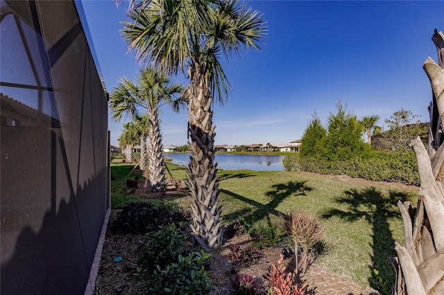 view of yard featuring a water view