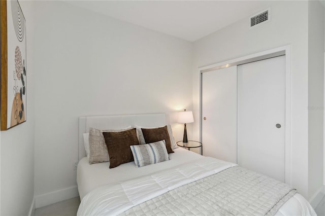 bedroom featuring a closet