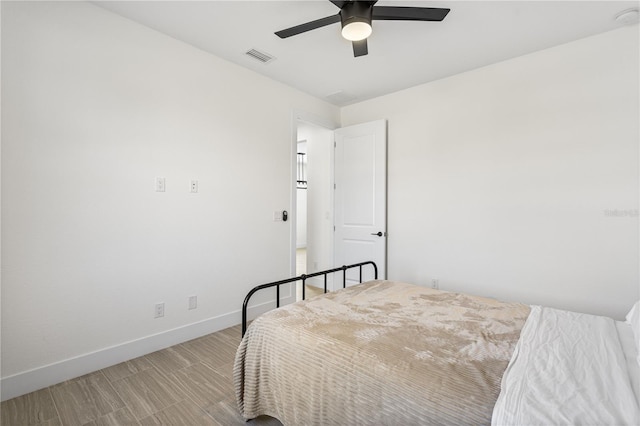 bedroom with ceiling fan