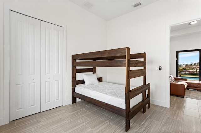 bedroom with a closet