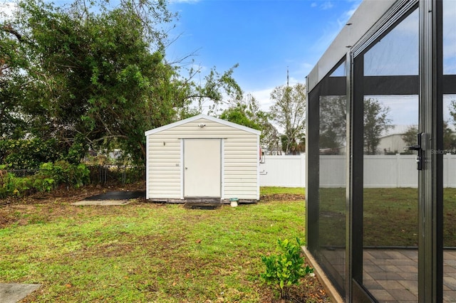 view of yard with a shed