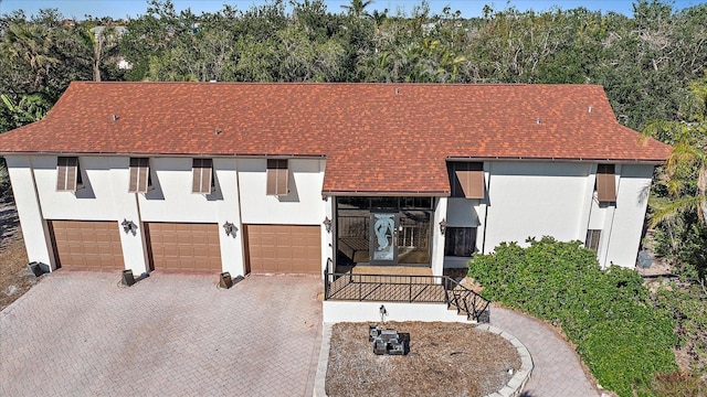 view of front of house featuring a garage