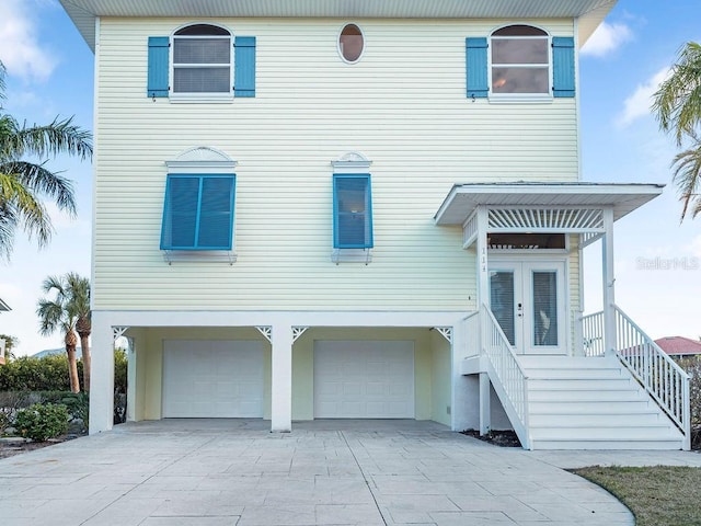 view of front facade with a garage