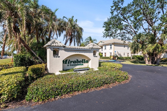 view of community / neighborhood sign