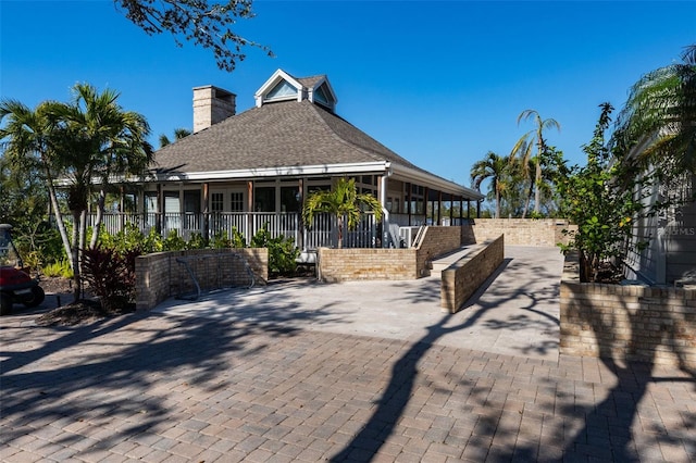 view of front of property with covered porch