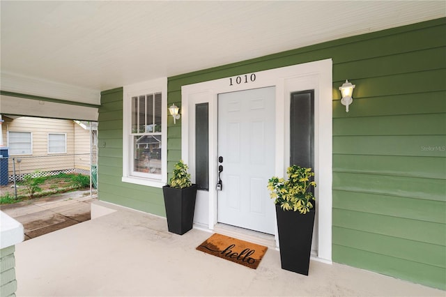 1010 E Lake Ave, Tampa, FL 33605 - doorway to property with a porch