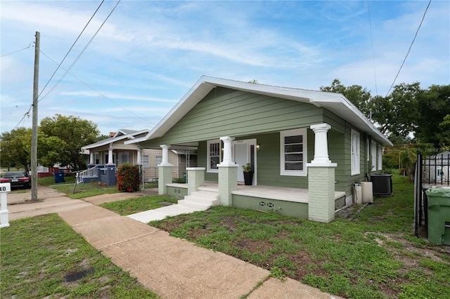 1010 E Lake Ave, Tampa, FL 33605 - view of front facade with covered porch and cooling unit