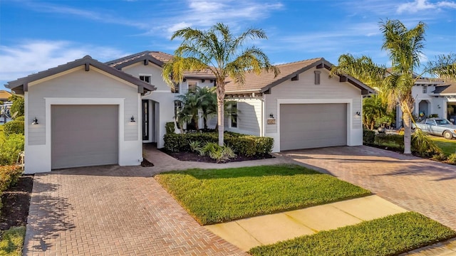 view of front of house featuring a garage