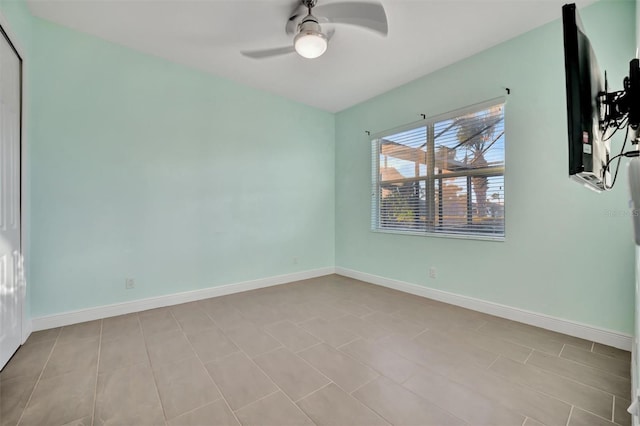 empty room with ceiling fan