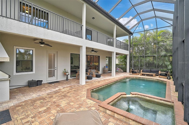 view of swimming pool featuring an outdoor hangout area, a patio, ceiling fan, and an in ground hot tub