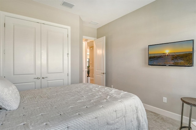 bedroom featuring a closet