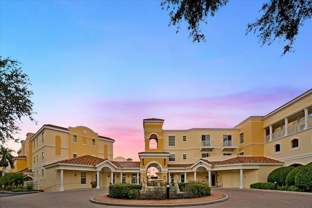 view of mediterranean / spanish-style house